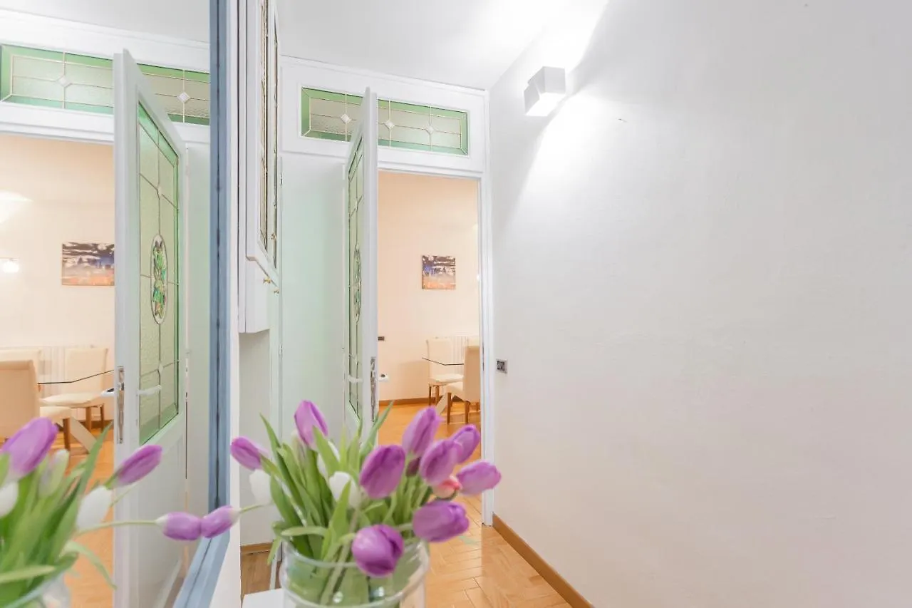 Volta Apartment By Rent All 코모