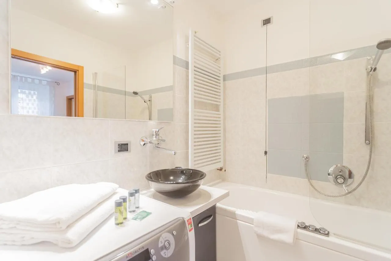 Volta Apartment By Rent All 코모