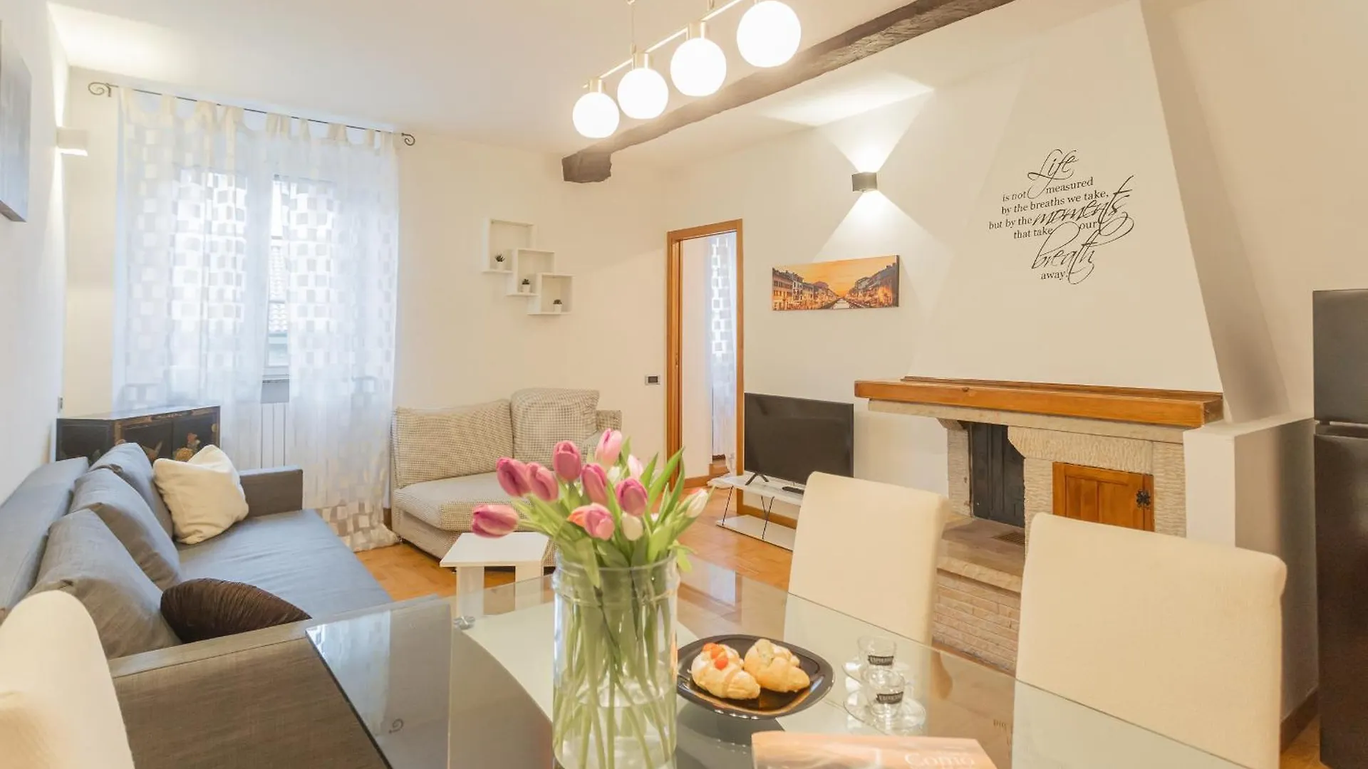 Volta Apartment By Rent All 코모